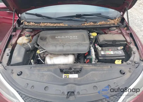 2015 Chrysler 200 Limited из США, поврежденный, VIN 1C3CCCAB7FN712320